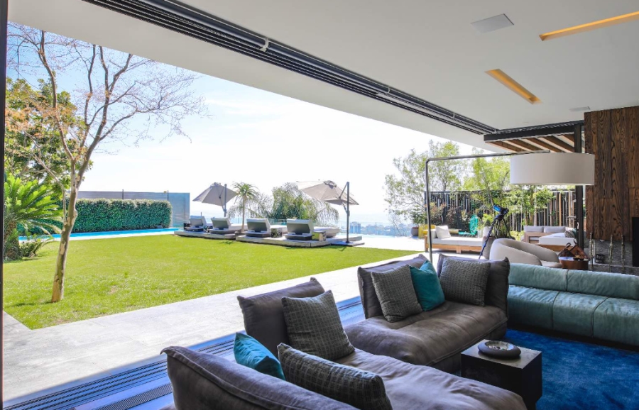 5 Bedroom Property for Sale in Fresnaye Western Cape